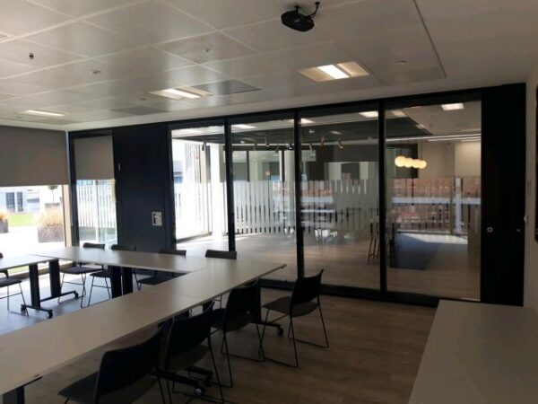 ACOUSTIC OPERABLE PARTITION - MOVEO GLASS