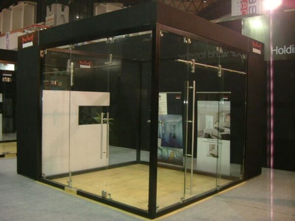 Frameless Glass Doors With Manet
